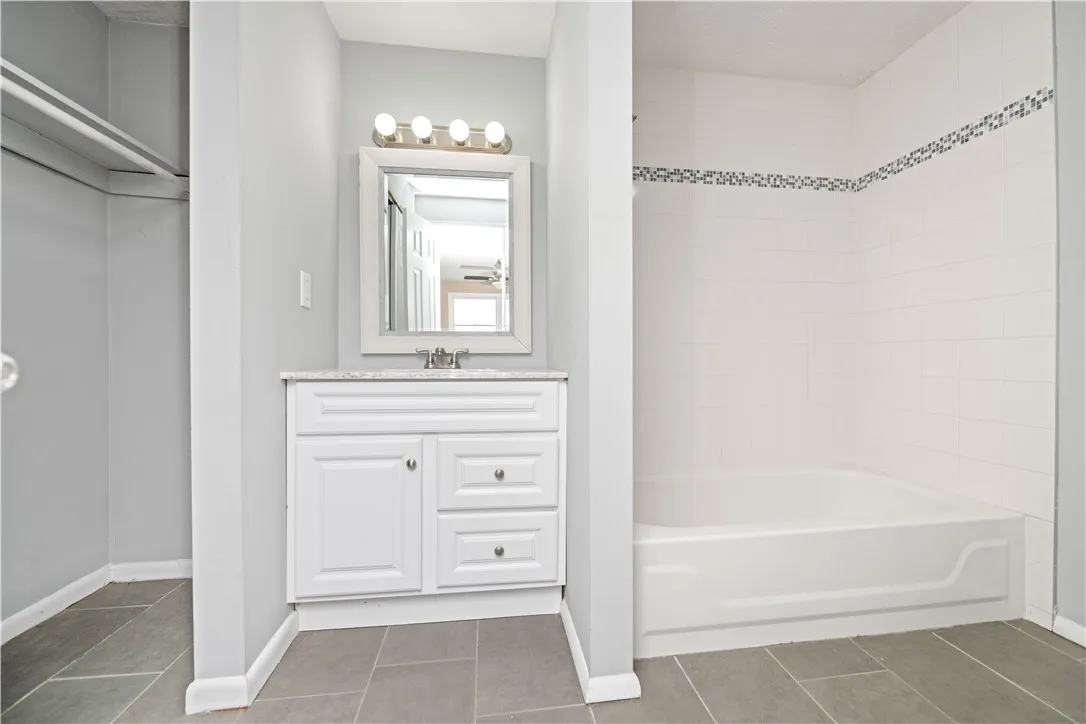 196 Buttonwood Drive, Greece, New York 14468, Greece, New York 14468, 3 Bedrooms Bedrooms, 7 Rooms Rooms,2 BathroomsBathrooms,Residential,For Sale,196 Buttonwood Drive, Greece, New York 14468,R1619294