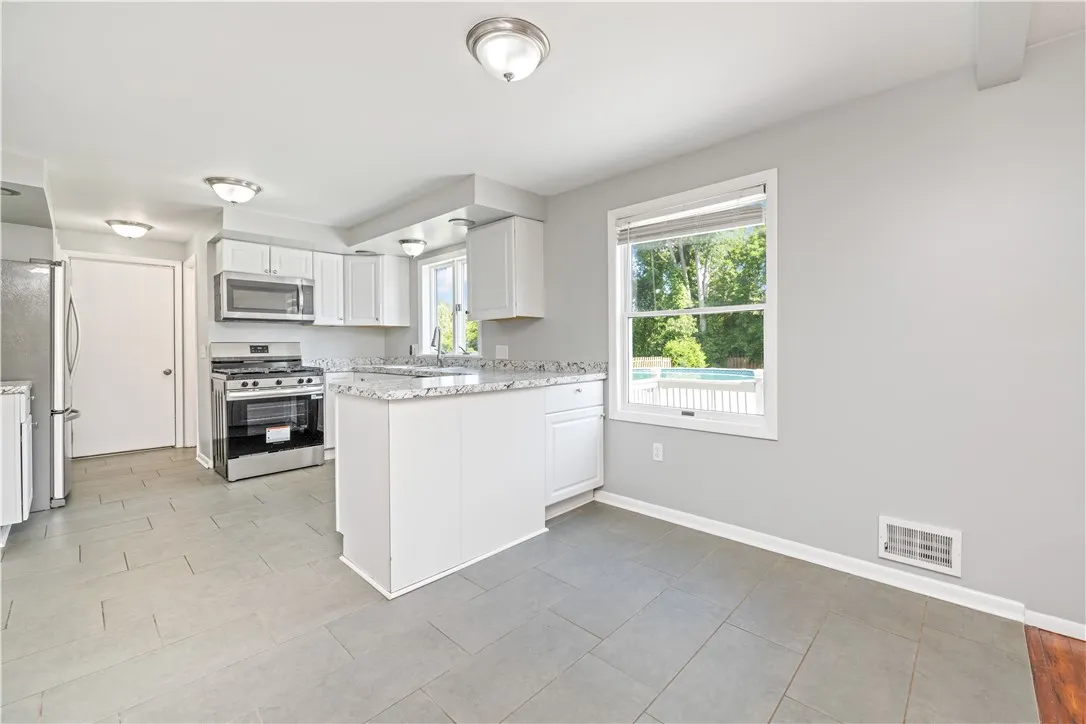 196 Buttonwood Drive, Greece, New York 14468, Greece, New York 14468, 3 Bedrooms Bedrooms, 7 Rooms Rooms,2 BathroomsBathrooms,Residential,For Sale,196 Buttonwood Drive, Greece, New York 14468,R1619294