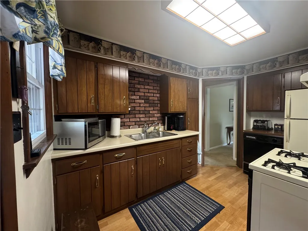 1324 East Main Street, Foster Town, Pennsylvania 1, Foster Town, Pennsylvania 16701, 2 Bedrooms Bedrooms, 5 Rooms Rooms,1 BathroomBathrooms,Residential,Closed,1324 East Main Street, Foster Town, Pennsylvania 1,R1615375