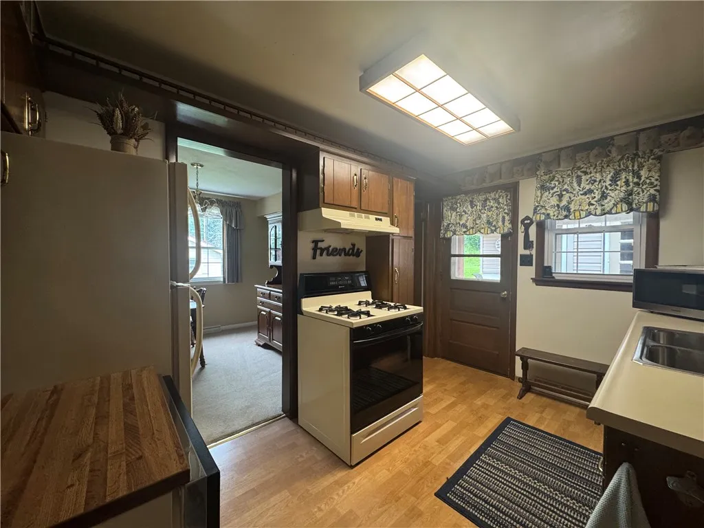 1324 East Main Street, Foster Town, Pennsylvania 1, Foster Town, Pennsylvania 16701, 2 Bedrooms Bedrooms, 5 Rooms Rooms,1 BathroomBathrooms,Residential,Closed,1324 East Main Street, Foster Town, Pennsylvania 1,R1615375