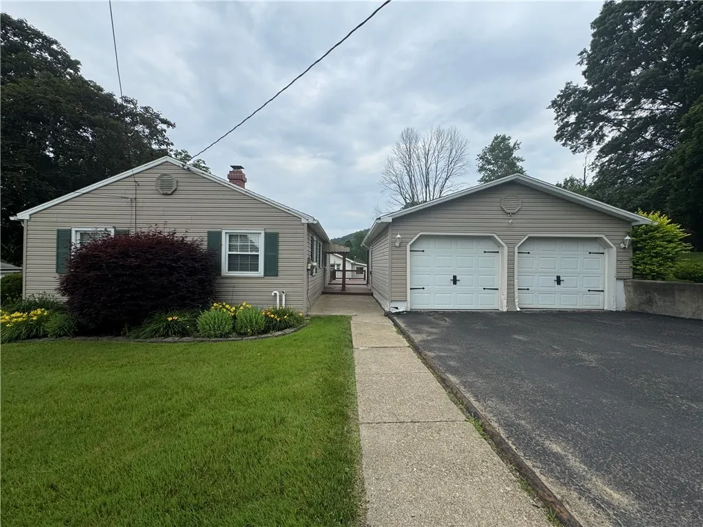 1324 East Main Street, Foster Town, Pennsylvania 1, Foster Town, Pennsylvania 16701, 2 Bedrooms Bedrooms, 5 Rooms Rooms,1 BathroomBathrooms,Residential,Closed,1324 East Main Street, Foster Town, Pennsylvania 1,R1615375
