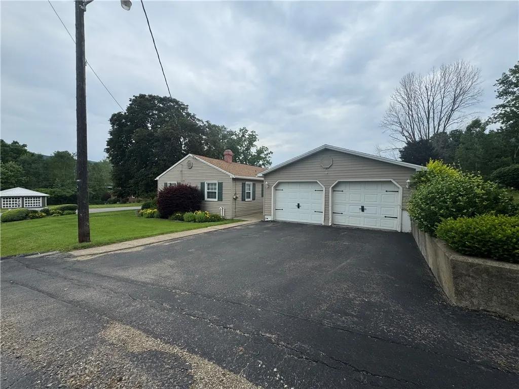 1324 East Main Street, Foster Town, Pennsylvania 1, Foster Town, Pennsylvania 16701, 2 Bedrooms Bedrooms, 5 Rooms Rooms,1 BathroomBathrooms,Residential,Closed,1324 East Main Street, Foster Town, Pennsylvania 1,R1615375