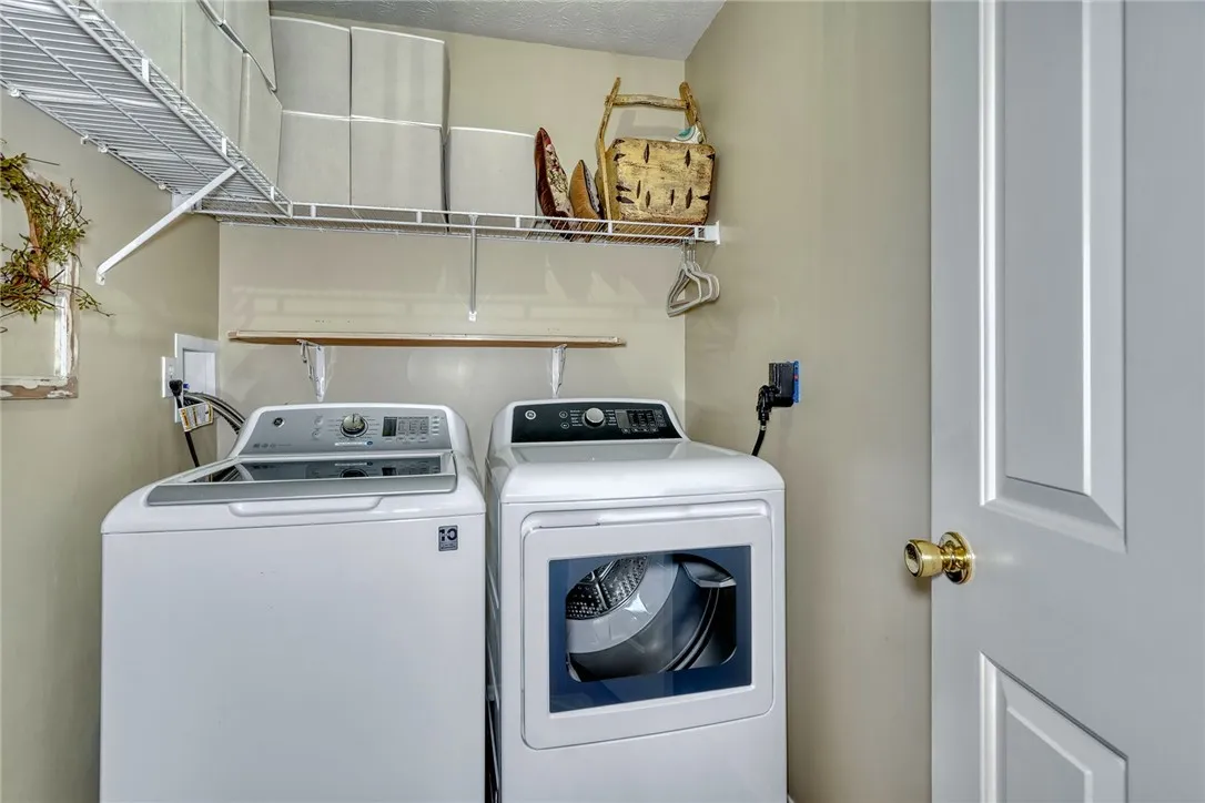 12 Leah Lane, Chili, New York 14514, Chili, New York 14514, 3 Bedrooms Bedrooms, 7 Rooms Rooms,3 BathroomsBathrooms,Residential,Closed,12 Leah Lane, Chili, New York 14514,0,R1618937