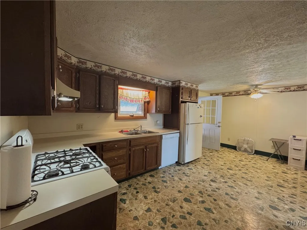704 Bell Road South, Rome, New York 13440, Rome, New York 13440, 4 Bedrooms Bedrooms, 9 Rooms Rooms,1 BathroomBathrooms,Residential,Closed,704 Bell Road South, Rome, New York 13440,0,S1618895