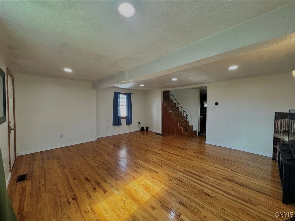 704 Bell Road South, Rome, New York 13440, Rome, New York 13440, 4 Bedrooms Bedrooms, 9 Rooms Rooms,1 BathroomBathrooms,Residential,Closed,704 Bell Road South, Rome, New York 13440,0,S1618895