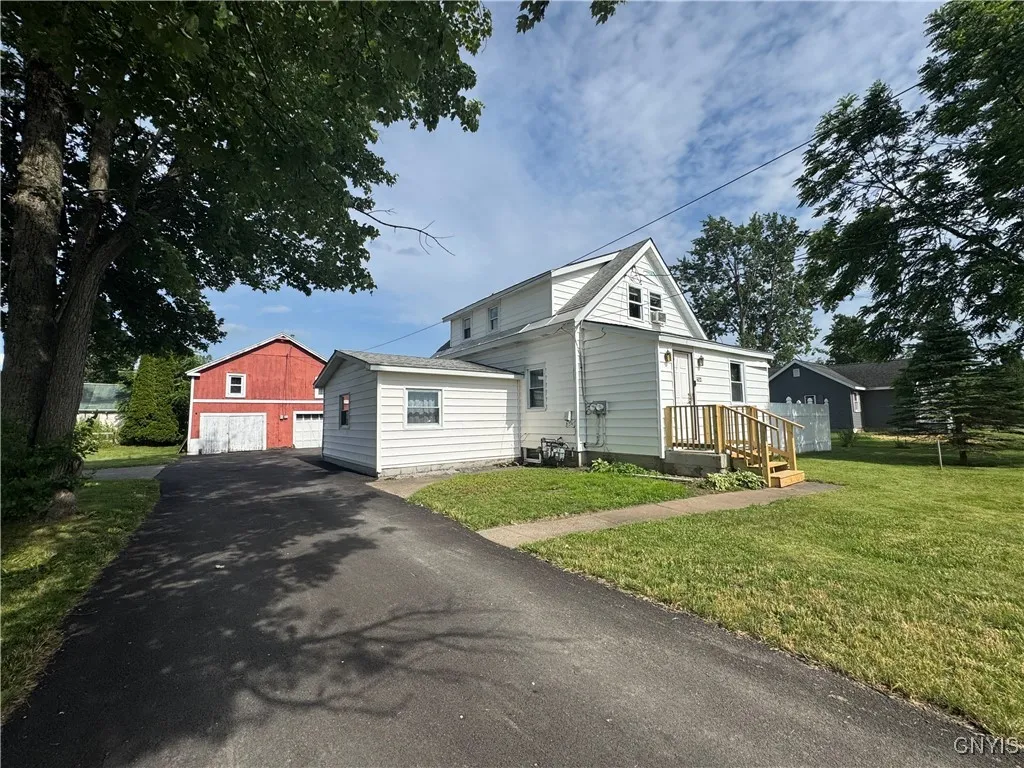 704 Bell Road South, Rome, New York 13440, Rome, New York 13440, 4 Bedrooms Bedrooms, 9 Rooms Rooms,1 BathroomBathrooms,Residential,Closed,704 Bell Road South, Rome, New York 13440,0,S1618895