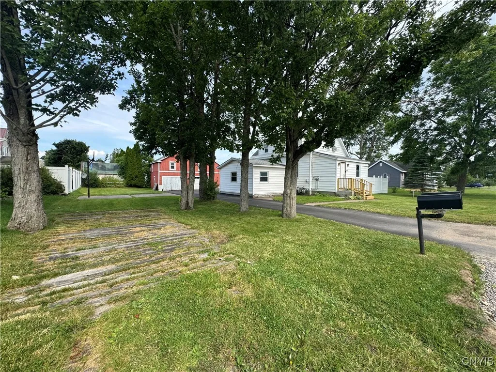 704 Bell Road South, Rome, New York 13440, Rome, New York 13440, 4 Bedrooms Bedrooms, 9 Rooms Rooms,1 BathroomBathrooms,Residential,Closed,704 Bell Road South, Rome, New York 13440,0,S1618895