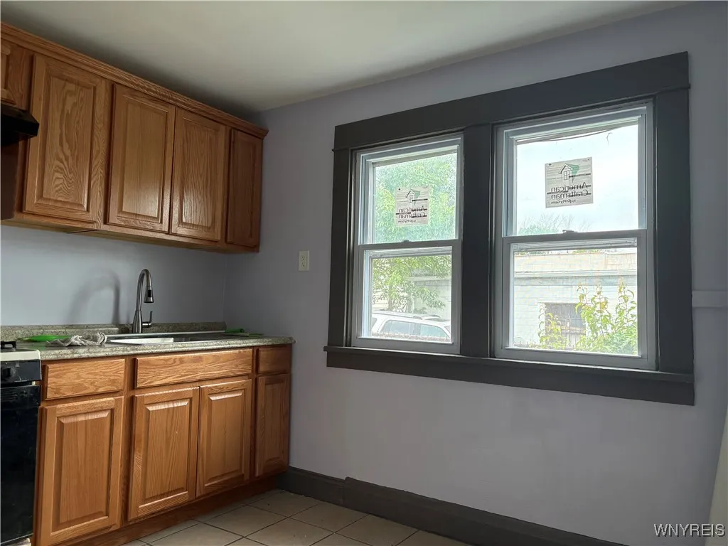 129 Philadelphia Street, Buffalo, New York 14207, Buffalo, New York 14207, 6 Bedrooms Bedrooms, ,2 BathroomsBathrooms,Residential,Closed,129 Philadelphia Street, Buffalo, New York 14207,0,B1619419