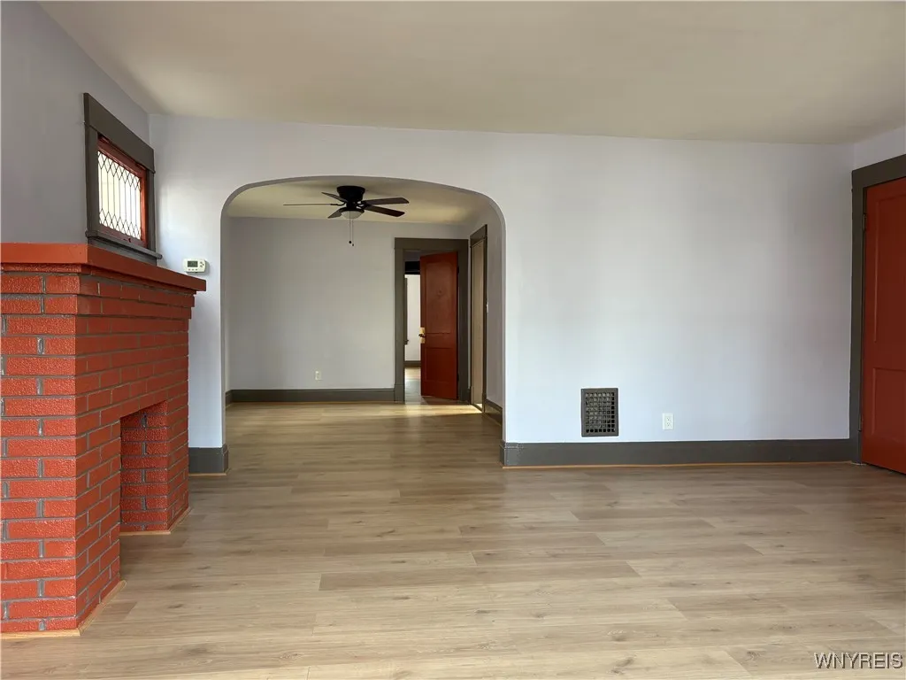 129 Philadelphia Street, Buffalo, New York 14207, Buffalo, New York 14207, 6 Bedrooms Bedrooms, ,2 BathroomsBathrooms,Residential,Closed,129 Philadelphia Street, Buffalo, New York 14207,0,B1619419