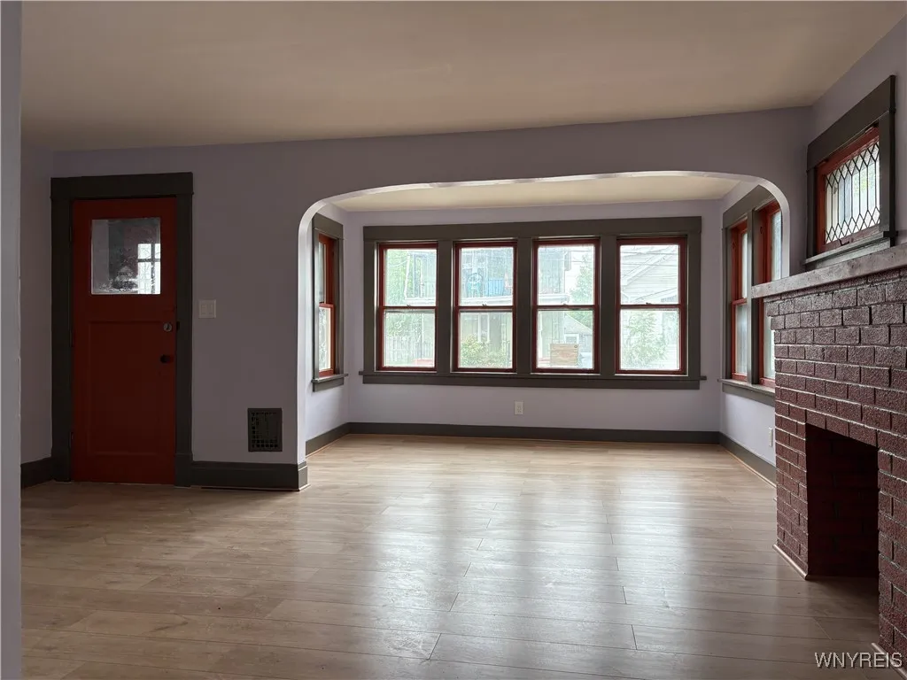 129 Philadelphia Street, Buffalo, New York 14207, Buffalo, New York 14207, 6 Bedrooms Bedrooms, ,2 BathroomsBathrooms,Residential,Closed,129 Philadelphia Street, Buffalo, New York 14207,0,B1619419