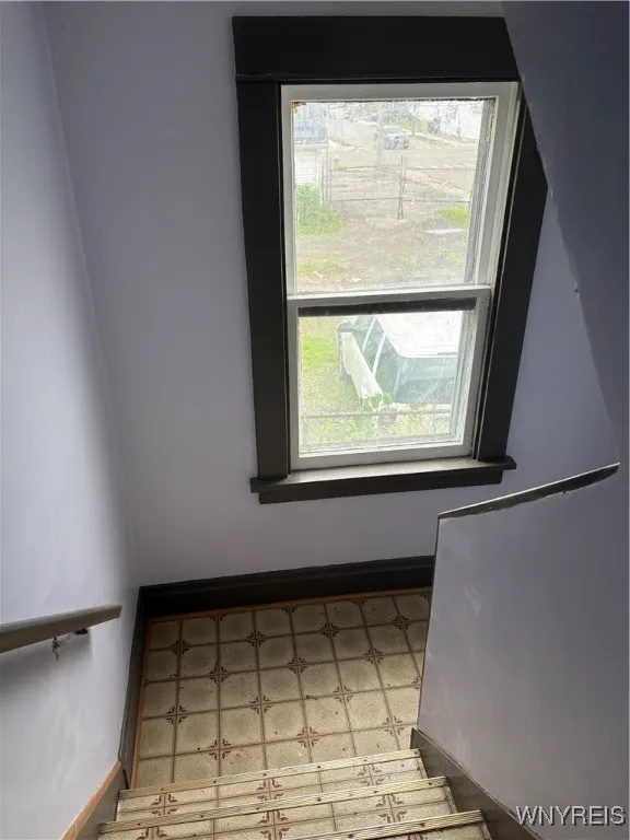 129 Philadelphia Street, Buffalo, New York 14207, Buffalo, New York 14207, 6 Bedrooms Bedrooms, ,2 BathroomsBathrooms,Residential,Closed,129 Philadelphia Street, Buffalo, New York 14207,0,B1619419