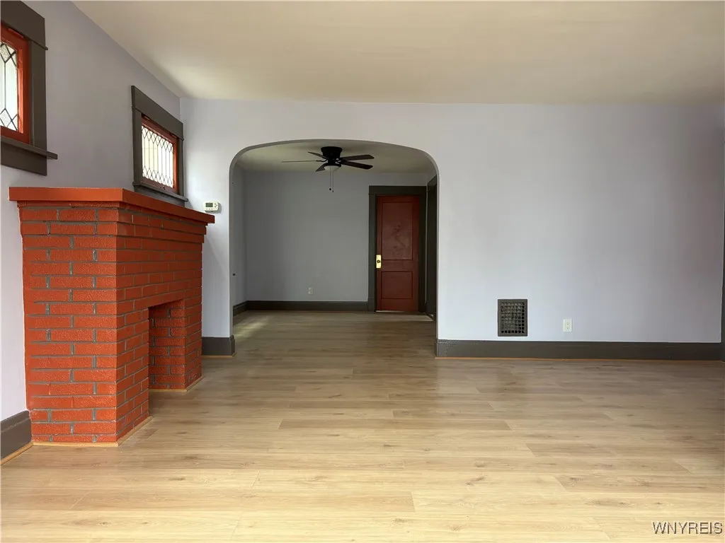 129 Philadelphia Street, Buffalo, New York 14207, Buffalo, New York 14207, 6 Bedrooms Bedrooms, ,2 BathroomsBathrooms,Residential,Closed,129 Philadelphia Street, Buffalo, New York 14207,0,B1619419