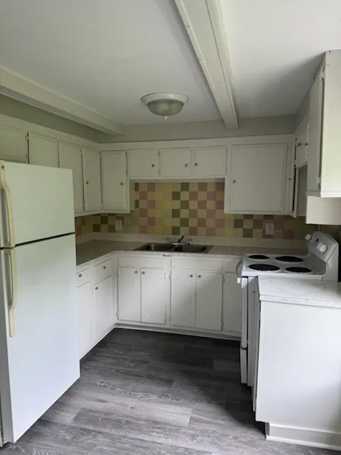 20 East 4th Street, Corning City, New York 14830, Corning City, New York 14830, 2 Bedrooms Bedrooms, 5 Rooms Rooms,1 BathroomBathrooms,Residential Lease,For Rent,20 East 4th Street, Corning City, New York 14830,R1619110