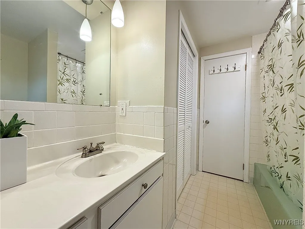 271 Culpepper Road, Amherst, New York 14221, Amherst, New York 14221, 5 Bedrooms Bedrooms, 9 Rooms Rooms,2 BathroomsBathrooms,Residential,For Sale,271 Culpepper Road, Amherst, New York 14221,B1619210