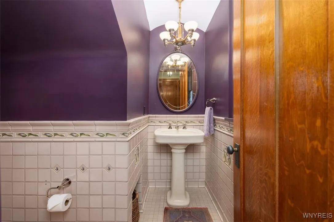 99 Gypsy Lane, Aurora, New York 14052, Aurora, New York 14052, 5 Bedrooms Bedrooms, 17 Rooms Rooms,4 BathroomsBathrooms,Residential,For Sale,99 Gypsy Lane, Aurora, New York 14052,B1617388