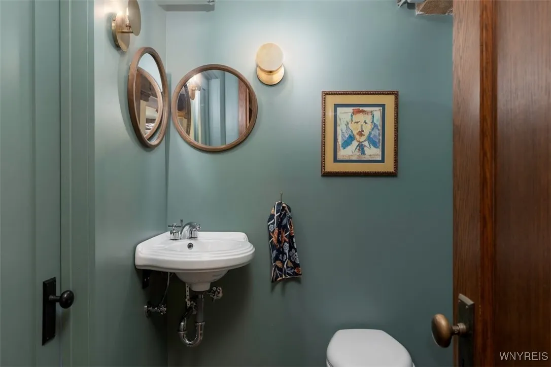 99 Gypsy Lane, Aurora, New York 14052, Aurora, New York 14052, 5 Bedrooms Bedrooms, 17 Rooms Rooms,4 BathroomsBathrooms,Residential,For Sale,99 Gypsy Lane, Aurora, New York 14052,B1617388