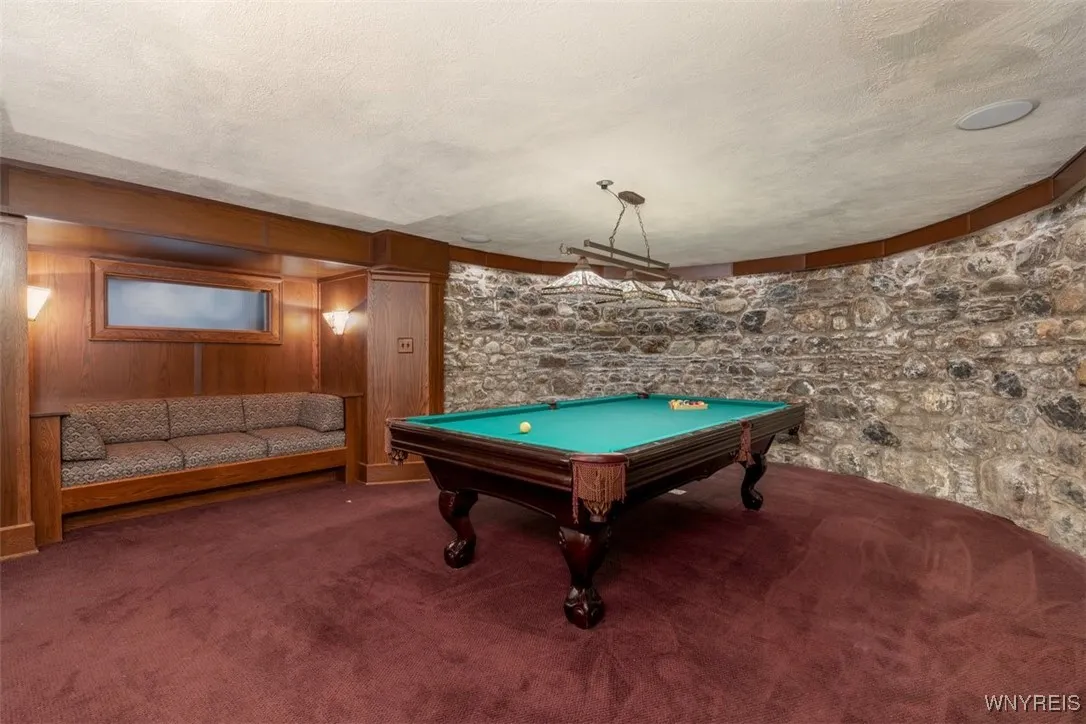 99 Gypsy Lane, Aurora, New York 14052, Aurora, New York 14052, 5 Bedrooms Bedrooms, 17 Rooms Rooms,4 BathroomsBathrooms,Residential,For Sale,99 Gypsy Lane, Aurora, New York 14052,B1617388
