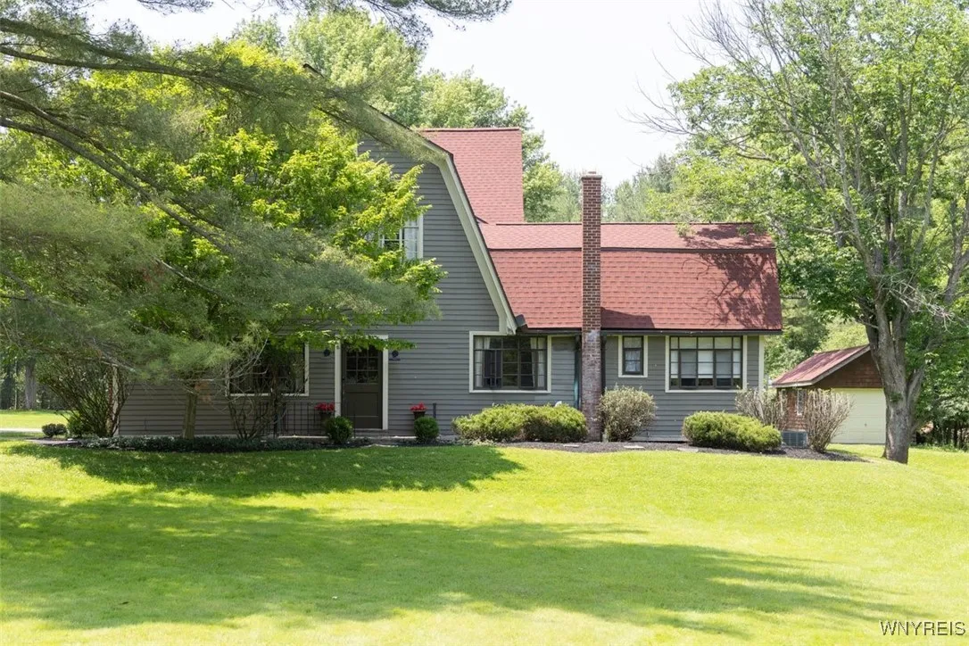 99 Gypsy Lane, Aurora, New York 14052, Aurora, New York 14052, 5 Bedrooms Bedrooms, 17 Rooms Rooms,4 BathroomsBathrooms,Residential,For Sale,99 Gypsy Lane, Aurora, New York 14052,B1617388
