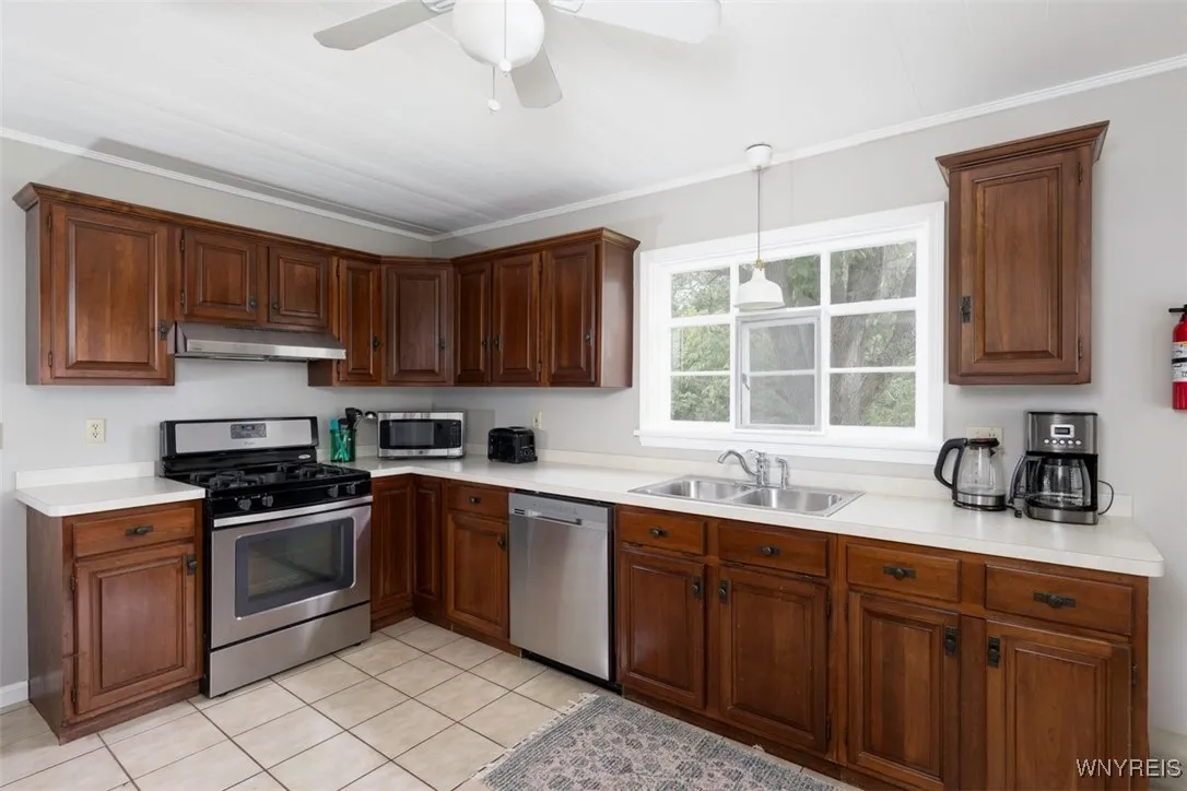 99 Gypsy Lane, Aurora, New York 14052, Aurora, New York 14052, 5 Bedrooms Bedrooms, 17 Rooms Rooms,4 BathroomsBathrooms,Residential,For Sale,99 Gypsy Lane, Aurora, New York 14052,B1617388