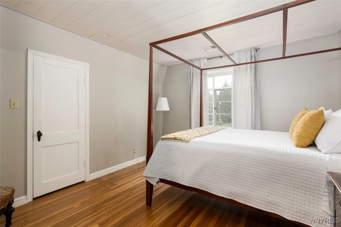 99 Gypsy Lane, Aurora, New York 14052, Aurora, New York 14052, 5 Bedrooms Bedrooms, 17 Rooms Rooms,4 BathroomsBathrooms,Residential,For Sale,99 Gypsy Lane, Aurora, New York 14052,B1617388