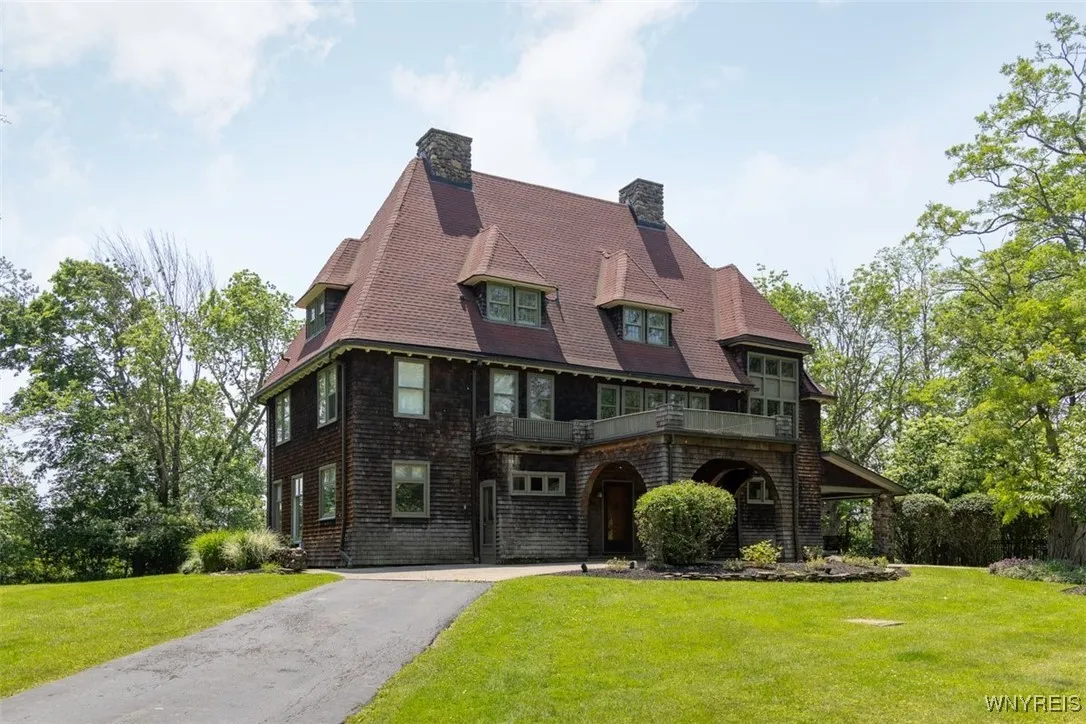 99 Gypsy Lane, Aurora, New York 14052, Aurora, New York 14052, 5 Bedrooms Bedrooms, 17 Rooms Rooms,4 BathroomsBathrooms,Residential,For Sale,99 Gypsy Lane, Aurora, New York 14052,B1617388