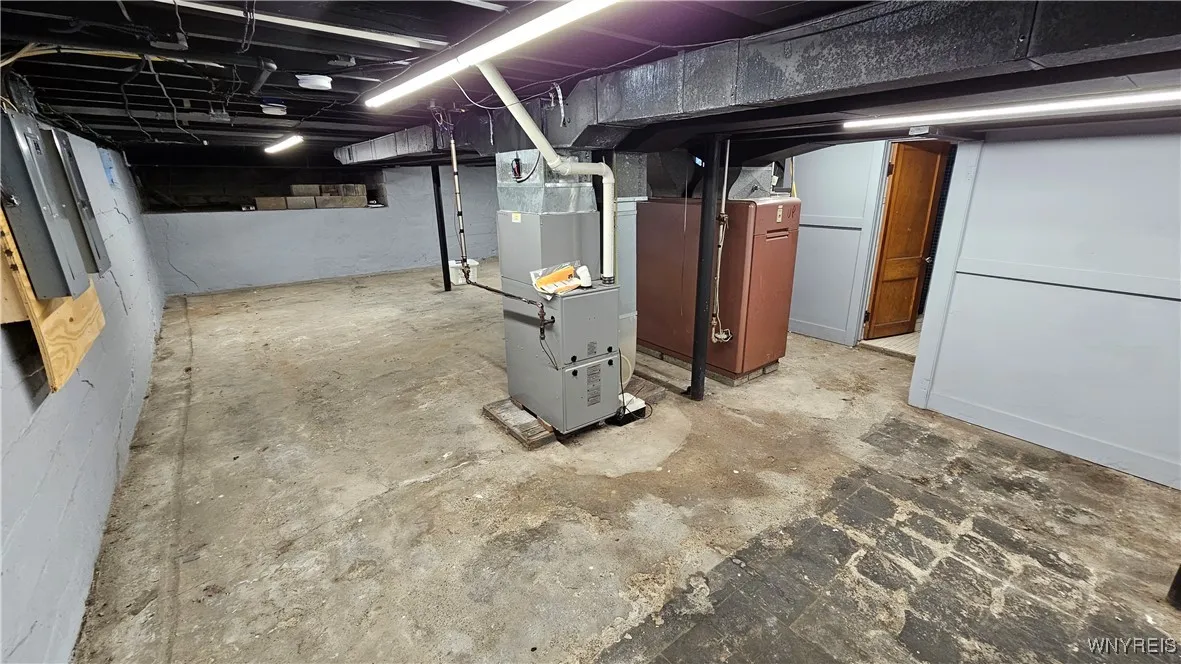 17 Tacoma Avenue, Buffalo, New York 14216, Buffalo, New York 14216, 3 Bedrooms Bedrooms, 6 Rooms Rooms,1 BathroomBathrooms,Residential Lease,For Rent,17 Tacoma Avenue, Buffalo, New York 14216,B1619527