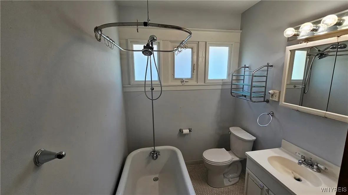 17 Tacoma Avenue, Buffalo, New York 14216, Buffalo, New York 14216, 3 Bedrooms Bedrooms, 6 Rooms Rooms,1 BathroomBathrooms,Residential Lease,For Rent,17 Tacoma Avenue, Buffalo, New York 14216,B1619527