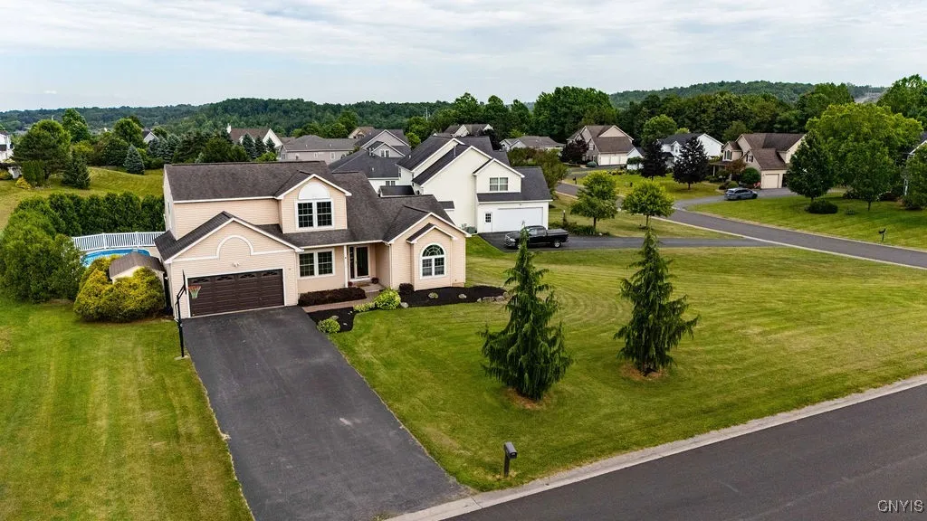 5030 Yellow Wood Parkway, Dewitt, New York 13078, De Witt, New York 13078, 3 Bedrooms Bedrooms, 8 Rooms Rooms,2 BathroomsBathrooms,Residential,Closed,5030 Yellow Wood Parkway, Dewitt, New York 13078,0,S1617509