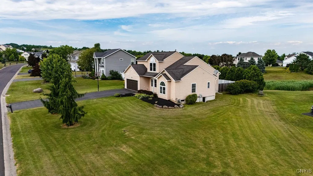 5030 Yellow Wood Parkway, Dewitt, New York 13078, De Witt, New York 13078, 3 Bedrooms Bedrooms, 8 Rooms Rooms,2 BathroomsBathrooms,Residential,Closed,5030 Yellow Wood Parkway, Dewitt, New York 13078,0,S1617509