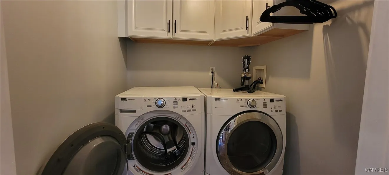 715 Market Street, Lockport City, New York 14094, Lockport City, New York 14094, 3 Bedrooms Bedrooms, 7 Rooms Rooms,2 BathroomsBathrooms,Residential,Closed,715 Market Street, Lockport City, New York 14094,0,B1619151