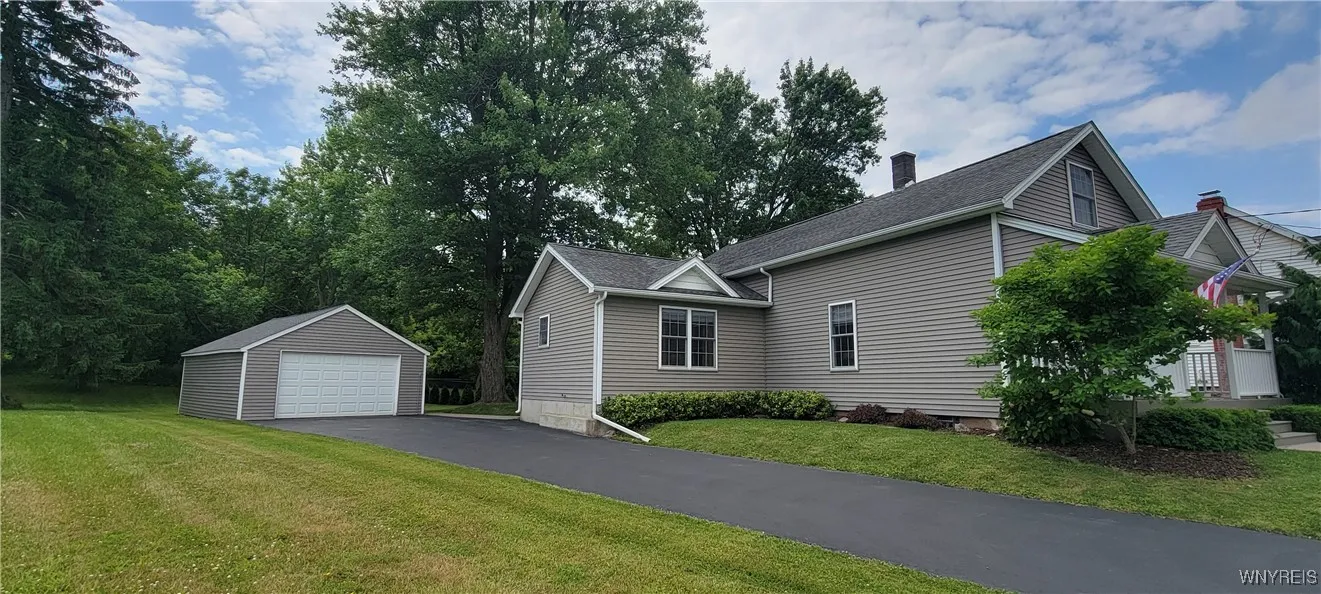715 Market Street, Lockport City, New York 14094, Lockport City, New York 14094, 3 Bedrooms Bedrooms, 7 Rooms Rooms,2 BathroomsBathrooms,Residential,Closed,715 Market Street, Lockport City, New York 14094,0,B1619151