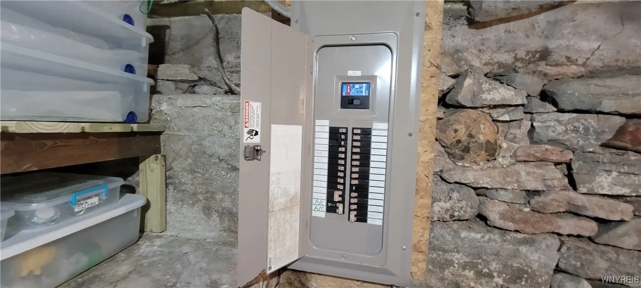 715 Market Street, Lockport City, New York 14094, Lockport City, New York 14094, 3 Bedrooms Bedrooms, 7 Rooms Rooms,2 BathroomsBathrooms,Residential,Closed,715 Market Street, Lockport City, New York 14094,0,B1619151