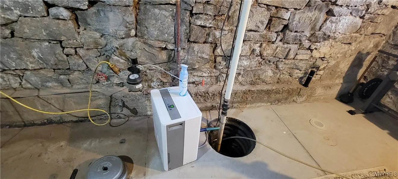 715 Market Street, Lockport City, New York 14094, Lockport City, New York 14094, 3 Bedrooms Bedrooms, 7 Rooms Rooms,2 BathroomsBathrooms,Residential,Closed,715 Market Street, Lockport City, New York 14094,0,B1619151