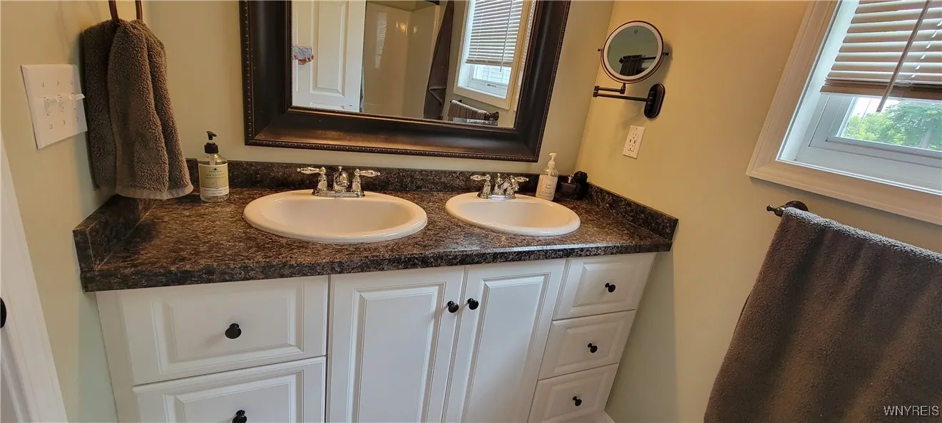715 Market Street, Lockport City, New York 14094, Lockport City, New York 14094, 3 Bedrooms Bedrooms, 7 Rooms Rooms,2 BathroomsBathrooms,Residential,Closed,715 Market Street, Lockport City, New York 14094,0,B1619151