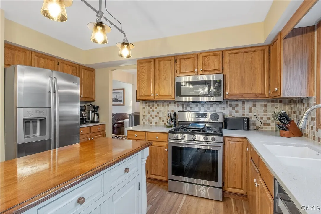 3612 Redhead Terrace, Clay, New York 13090, Clay, New York 13090, 4 Bedrooms Bedrooms, 9 Rooms Rooms,2 BathroomsBathrooms,Residential,Closed,3612 Redhead Terrace, Clay, New York 13090,0,S1613667