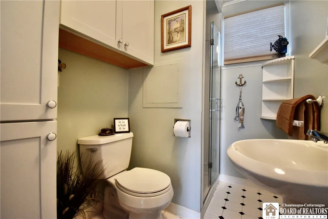 Main Bath, shower