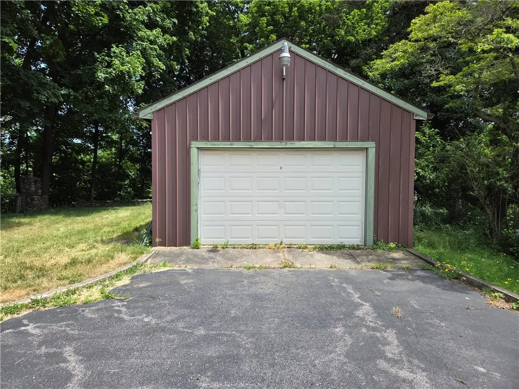 2112 Lake Avenue, Rochester, New York 14615, Rochester, New York 14615, 3 Bedrooms Bedrooms, 6 Rooms Rooms,2 BathroomsBathrooms,Residential,For Sale,2112 Lake Avenue, Rochester, New York 14615,R1619706