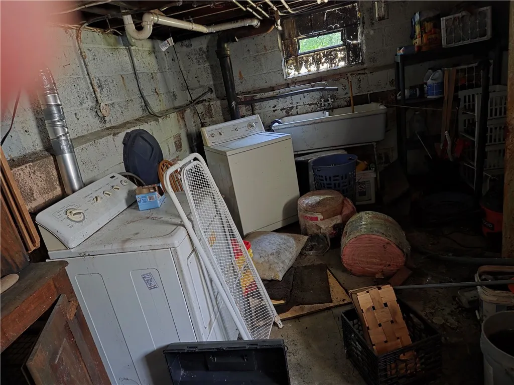 2112 Lake Avenue, Rochester, New York 14615, Rochester, New York 14615, 3 Bedrooms Bedrooms, 6 Rooms Rooms,2 BathroomsBathrooms,Residential,For Sale,2112 Lake Avenue, Rochester, New York 14615,R1619706
