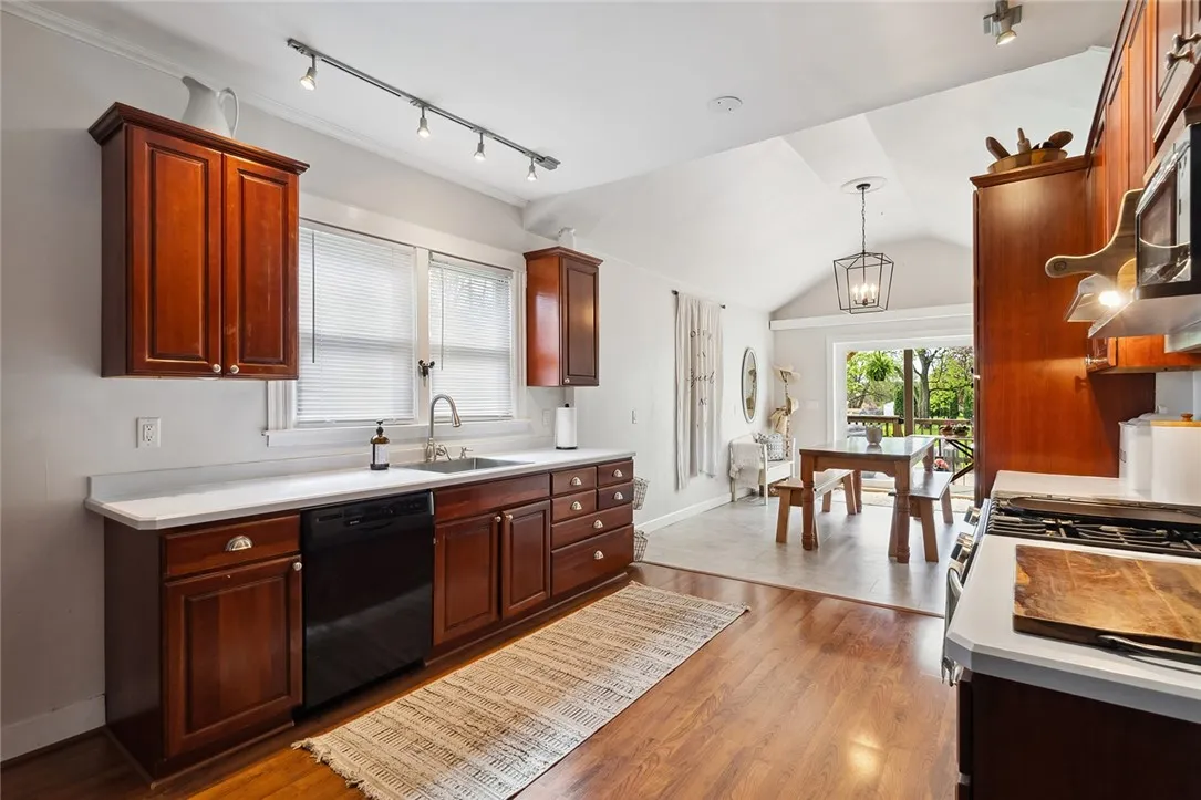 357 Washington Street, Geneva City, New York 14456, Geneva City, New York 14456, 5 Bedrooms Bedrooms, 12 Rooms Rooms,2 BathroomsBathrooms,Residential,For Sale,357 Washington Street, Geneva City, New York 14456,R1619694