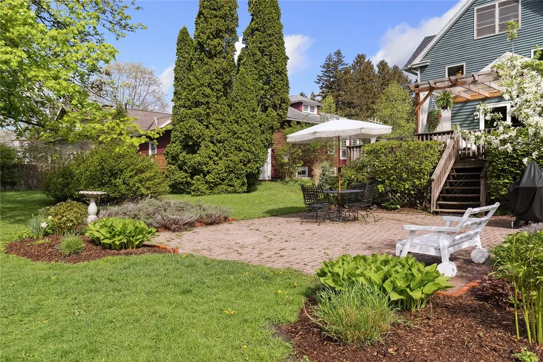 357 Washington Street, Geneva City, New York 14456, Geneva City, New York 14456, 5 Bedrooms Bedrooms, 12 Rooms Rooms,2 BathroomsBathrooms,Residential,For Sale,357 Washington Street, Geneva City, New York 14456,R1619694