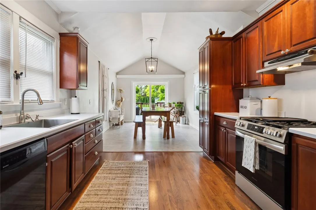357 Washington Street, Geneva City, New York 14456, Geneva City, New York 14456, 5 Bedrooms Bedrooms, 12 Rooms Rooms,2 BathroomsBathrooms,Residential,For Sale,357 Washington Street, Geneva City, New York 14456,R1619694