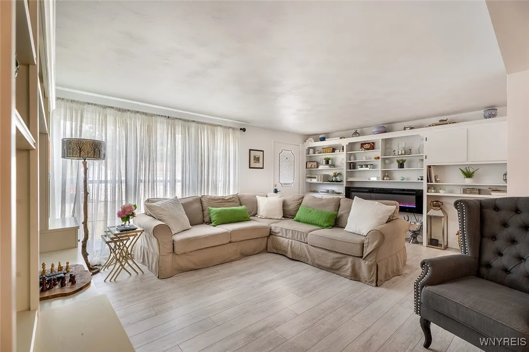 95 Carriage Drive 3, Orchard Park, New York 14127, Orchard Park, New York 14127, 2 Bedrooms Bedrooms, 4 Rooms Rooms,1 BathroomBathrooms,Residential,For Sale,95 Carriage Drive 3, Orchard Park, New York 14127,B1619663