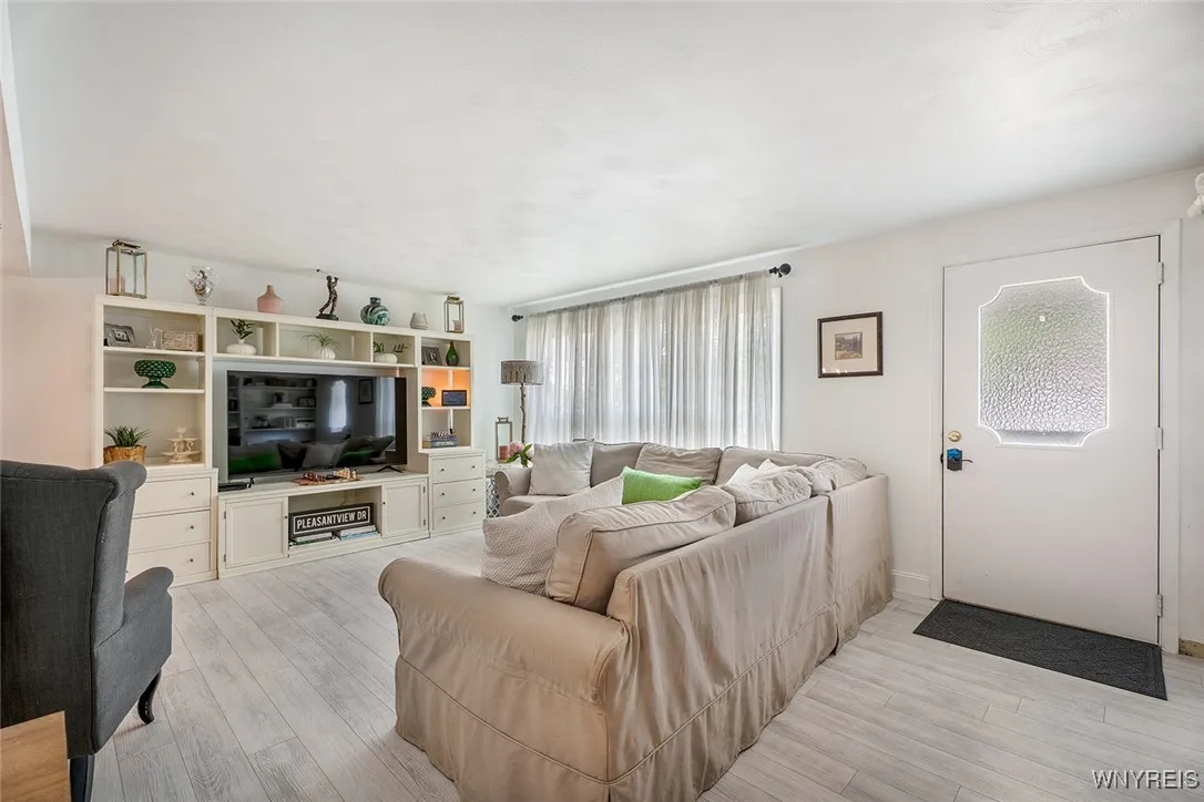 95 Carriage Drive 3, Orchard Park, New York 14127, Orchard Park, New York 14127, 2 Bedrooms Bedrooms, 4 Rooms Rooms,1 BathroomBathrooms,Residential,For Sale,95 Carriage Drive 3, Orchard Park, New York 14127,B1619663