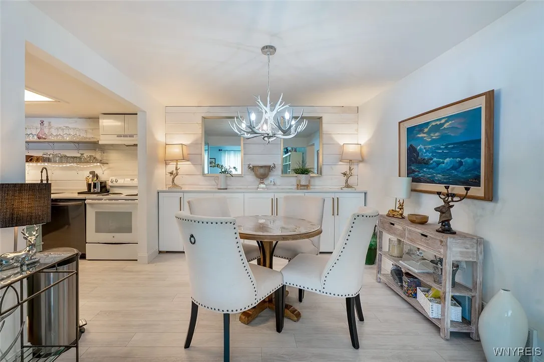 95 Carriage Drive 3, Orchard Park, New York 14127, Orchard Park, New York 14127, 2 Bedrooms Bedrooms, 4 Rooms Rooms,1 BathroomBathrooms,Residential,For Sale,95 Carriage Drive 3, Orchard Park, New York 14127,B1619663