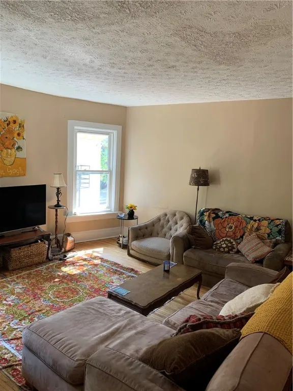 96 Rutgers Street, Rochester, New York 14607, Rochester, New York 14607, 3 Bedrooms Bedrooms, 6 Rooms Rooms,1 BathroomBathrooms,Residential Lease,For Rent,96 Rutgers Street, Rochester, New York 14607,R1619724