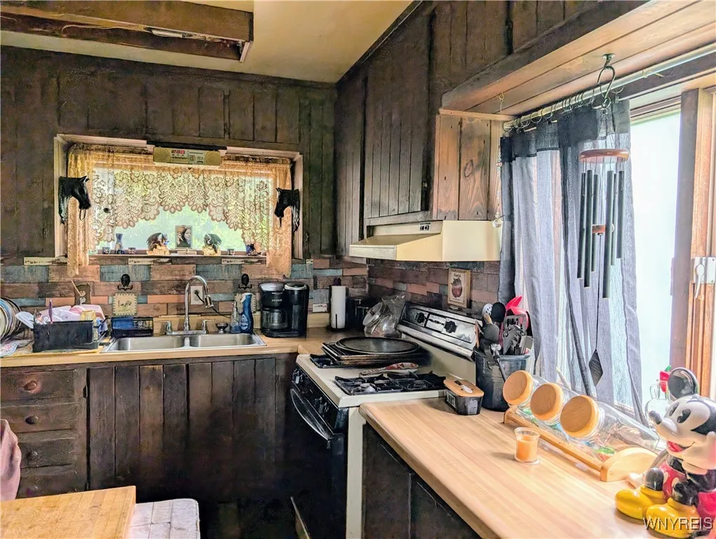 9775 Huyck Road, Farmersville, New York 14060, Farmersville, New York 14060, 3 Bedrooms Bedrooms, 10 Rooms Rooms,2 BathroomsBathrooms,Residential,Closed,9775 Huyck Road, Farmersville, New York 14060,0,B1619152
