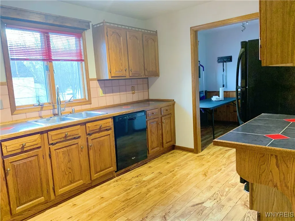 318 Ivyhurst Road North, Amherst, New York 14226, Amherst, New York 14226, 3 Bedrooms Bedrooms, 8 Rooms Rooms,2 BathroomsBathrooms,Residential Lease,For Rent,318 Ivyhurst Road North, Amherst, New York 14226,B1619301