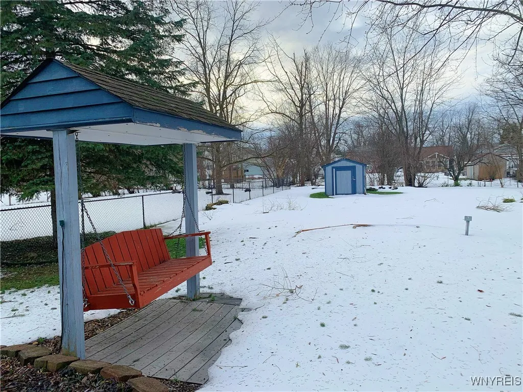 318 Ivyhurst Road North, Amherst, New York 14226, Amherst, New York 14226, 3 Bedrooms Bedrooms, 8 Rooms Rooms,2 BathroomsBathrooms,Residential Lease,For Rent,318 Ivyhurst Road North, Amherst, New York 14226,B1619301