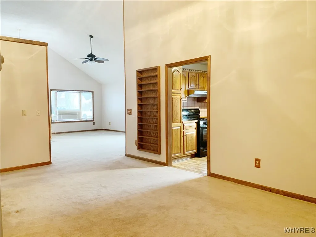 318 Ivyhurst Road North, Amherst, New York 14226, Amherst, New York 14226, 3 Bedrooms Bedrooms, 8 Rooms Rooms,2 BathroomsBathrooms,Residential Lease,For Rent,318 Ivyhurst Road North, Amherst, New York 14226,B1619301