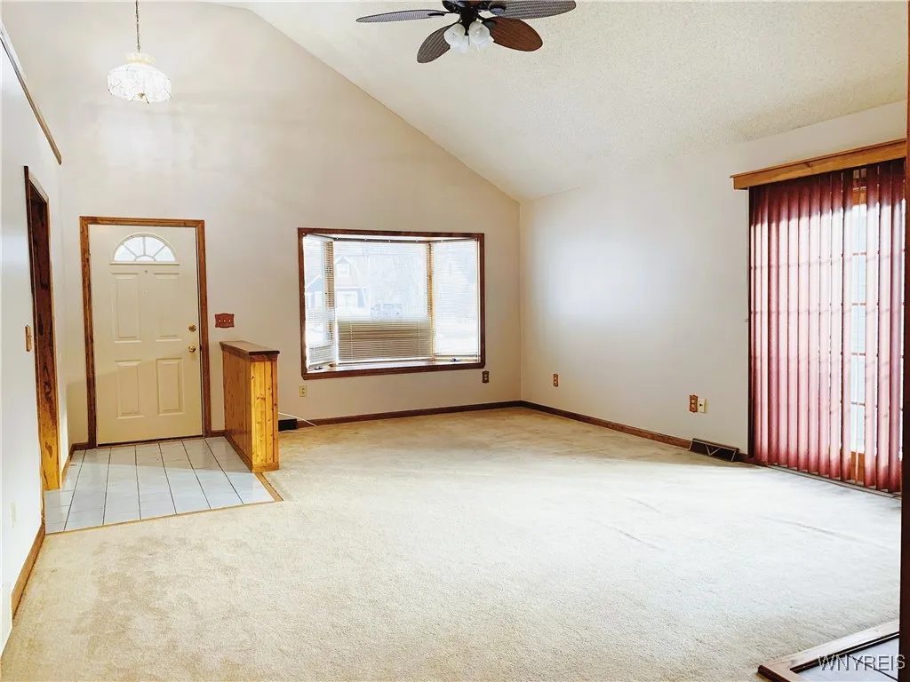 318 Ivyhurst Road North, Amherst, New York 14226, Amherst, New York 14226, 3 Bedrooms Bedrooms, 8 Rooms Rooms,2 BathroomsBathrooms,Residential Lease,For Rent,318 Ivyhurst Road North, Amherst, New York 14226,B1619301